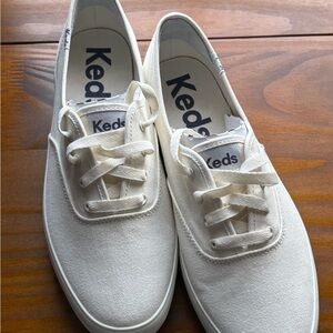 NWOB Keds Champion Gender Neutral Canvas Lace Up, off white, size 9.5W